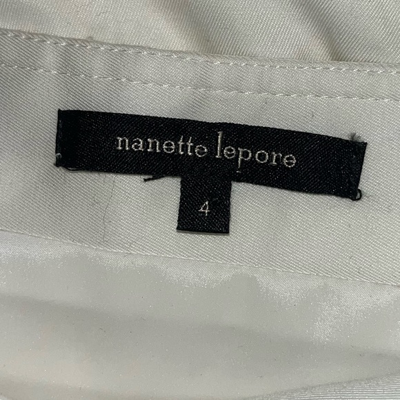 Nanette Lepore White scrunch pencil skirt w/zippers down side. - Picture 9 of 9